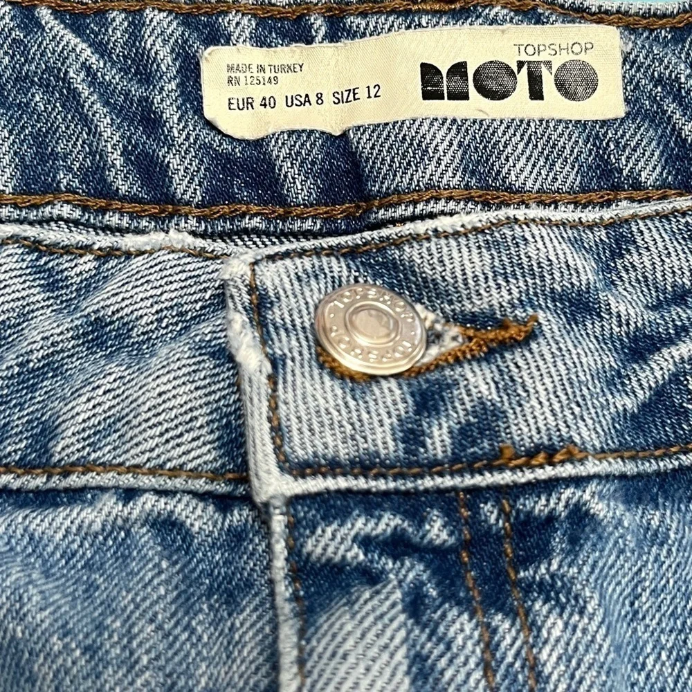 Topshop Moto Distressed Raw Hem Denim Mini Skirt Medium Wash Size 8